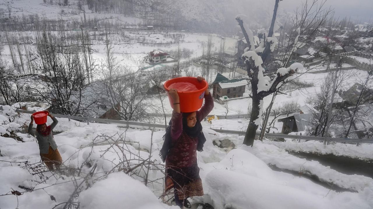 Kashmir is in the middle of ‘Chillai-Kalan’, the 40-day winter period which commenced on December 21 and ends on January 30. Credit: PTI Photo