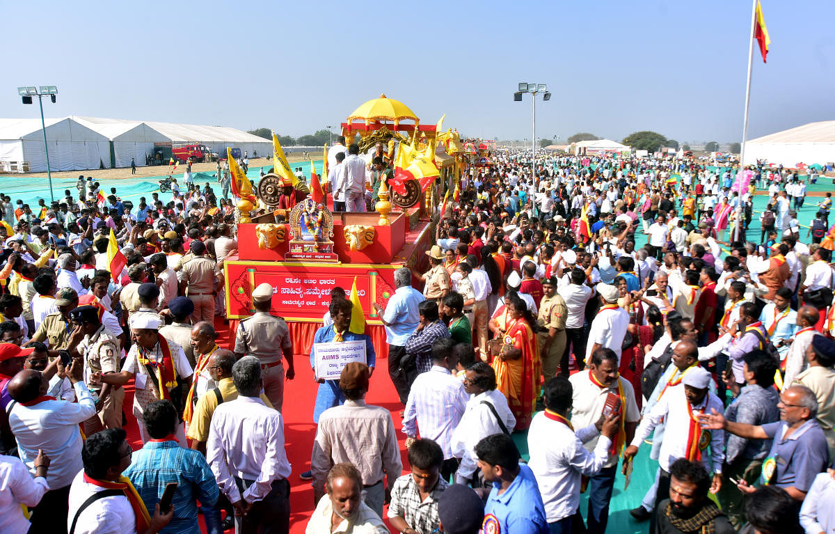 The procession taken out during the recently concluded Akhila Bharata Kannada Sahitya Sammelana in Haveri. Credit: DH File Photo