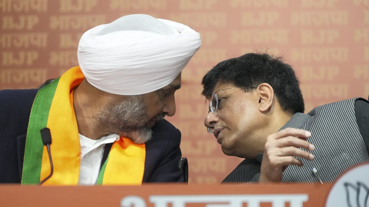 Former Congress leader Manpreet Singh Badal joins Bharatiya Janata Party (BJP) in the presence of Union Minister Piyush Goyal, at BJP Headquarters in New Delhi, Wednesday, Jan. 18, 2023. Credit: PTI Photo