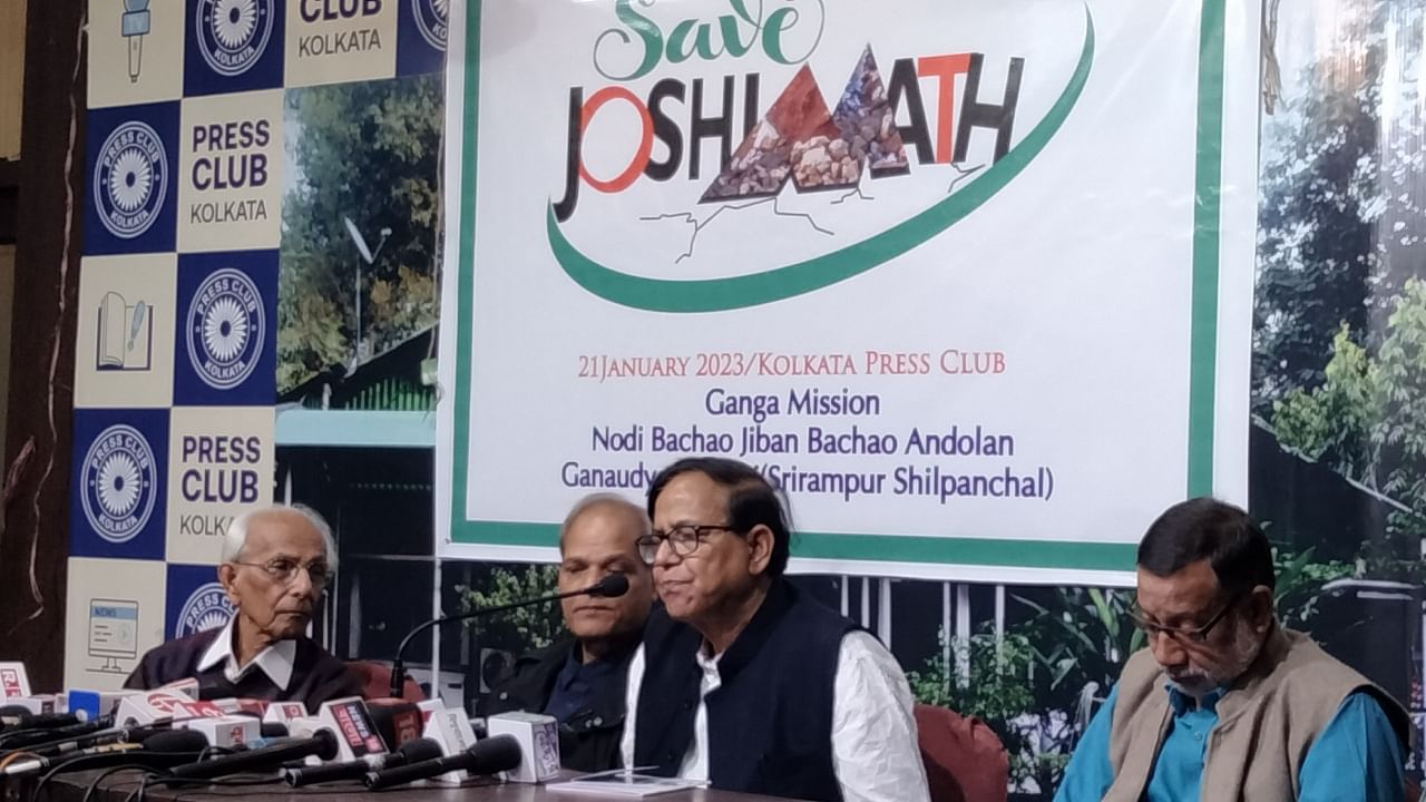 Bengal CPI(M) secretary Mohammed Salim at a campaign by environmentalists for Joshimath crisis, in Kolkata on Saturday. Credit: Special Arrangement