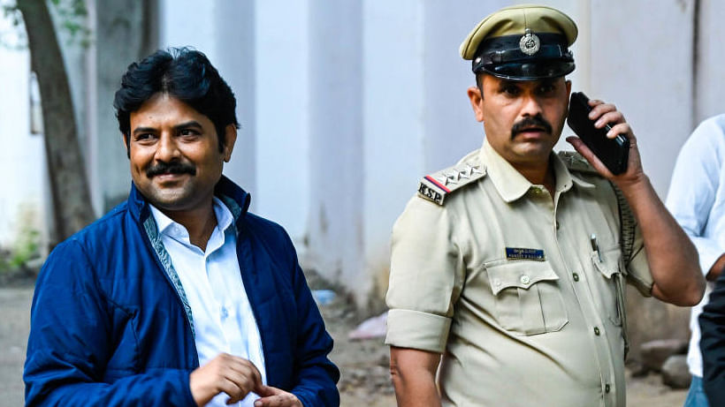 The prime accused in PSI recruitment scam R D Patil surrenders before the court in Kalaburagi on Monday. Credit: Special Arrangement