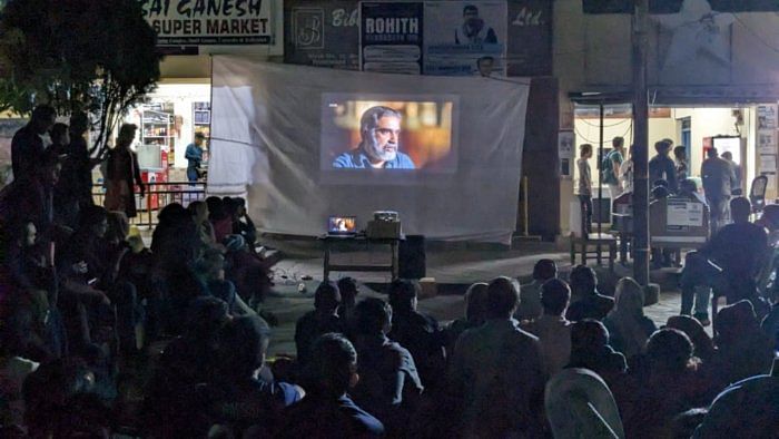 BBC Modi documentary being screened at Indian campus. Credit: Twitter/Fraternity_movt 