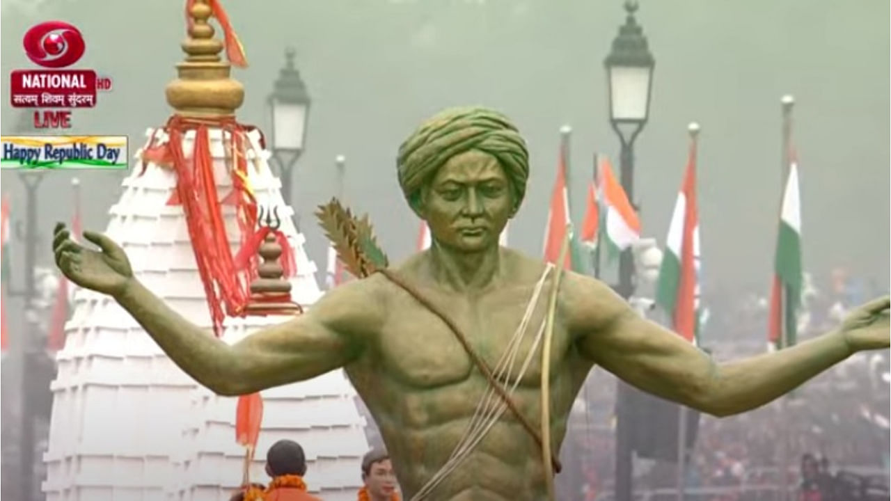 Munda had fought against the British in the 19th century and is revered as the "God of the Earth" in tribal society. His statue was placed in the front of the tableau. Credit: Screengrab DD National