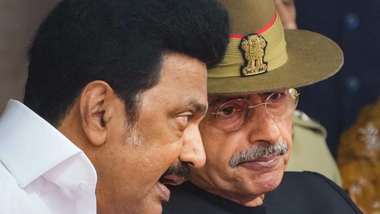 Tamil Nadu Chief Minister M K Stalin (L) with Governor R N Ravi. Credit: PTI Photo