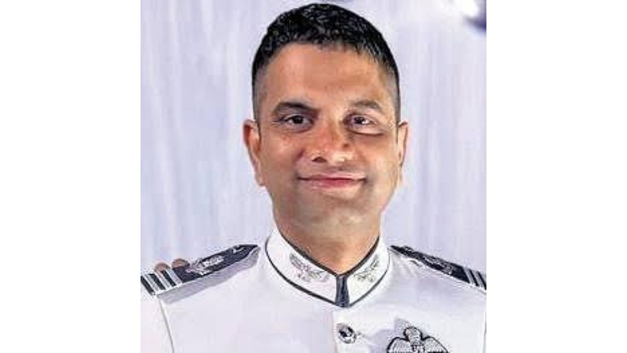 Wing Commander Hanumanth Rao Sarathi. Credit: Twitter/@NirmalSinghBJP