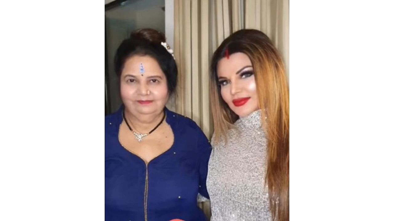 Rakhi Sawant with her mother. Credit: Instagram/ @rakhisawant2511