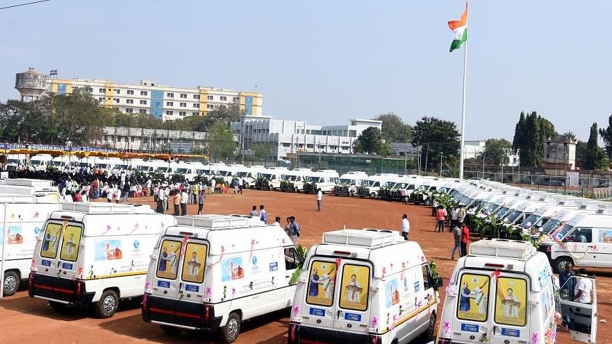 The 'Pashu Sanjeevini' vehicles which were flagged off in Bidar on Tuesday. Credit: DH Photo