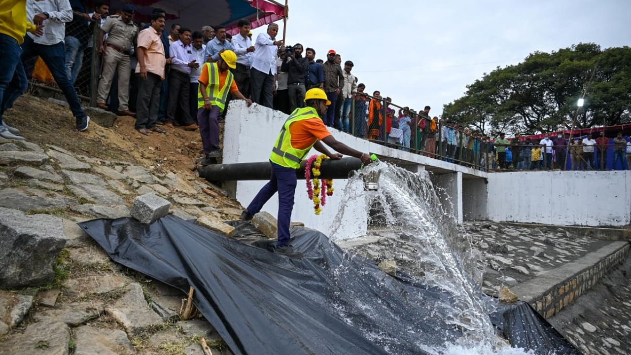 BWSSB released 120 MLD of treated water into Nayandahalli lake on Thursday. Credit: DH Photo
