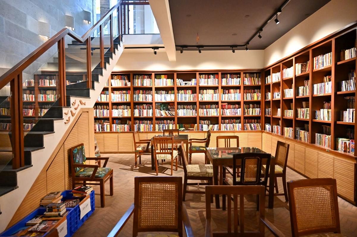 The bookstore has 15,000 books on its racks. 