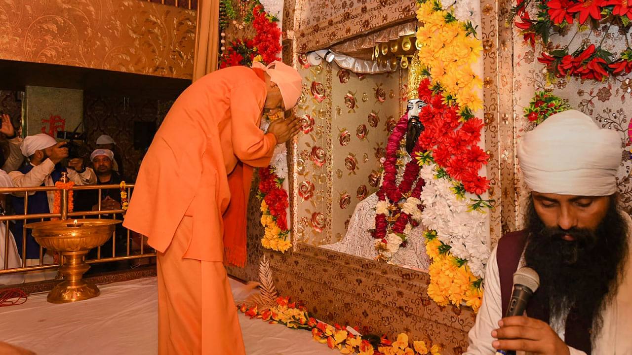 Uttar Pradesh Chief Minister Yogi Adityanath offers prayers at Ravidas temple on the occasion of Guru Ravidas Jayanti, in Varanasi. Credit: PTI Photo