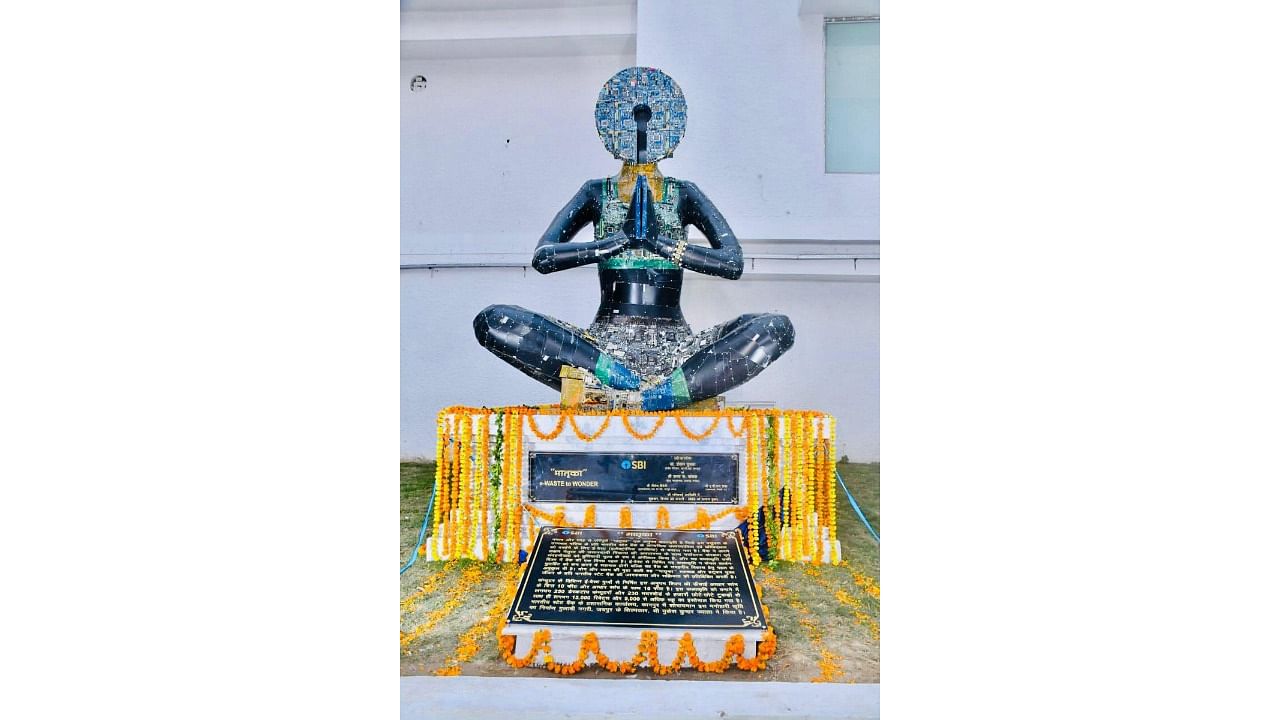 A 10 feet artifact 'Matraka' prepared by a Jaipur based artisan using e-waste, in Kanpur. Credit: PTI Photo