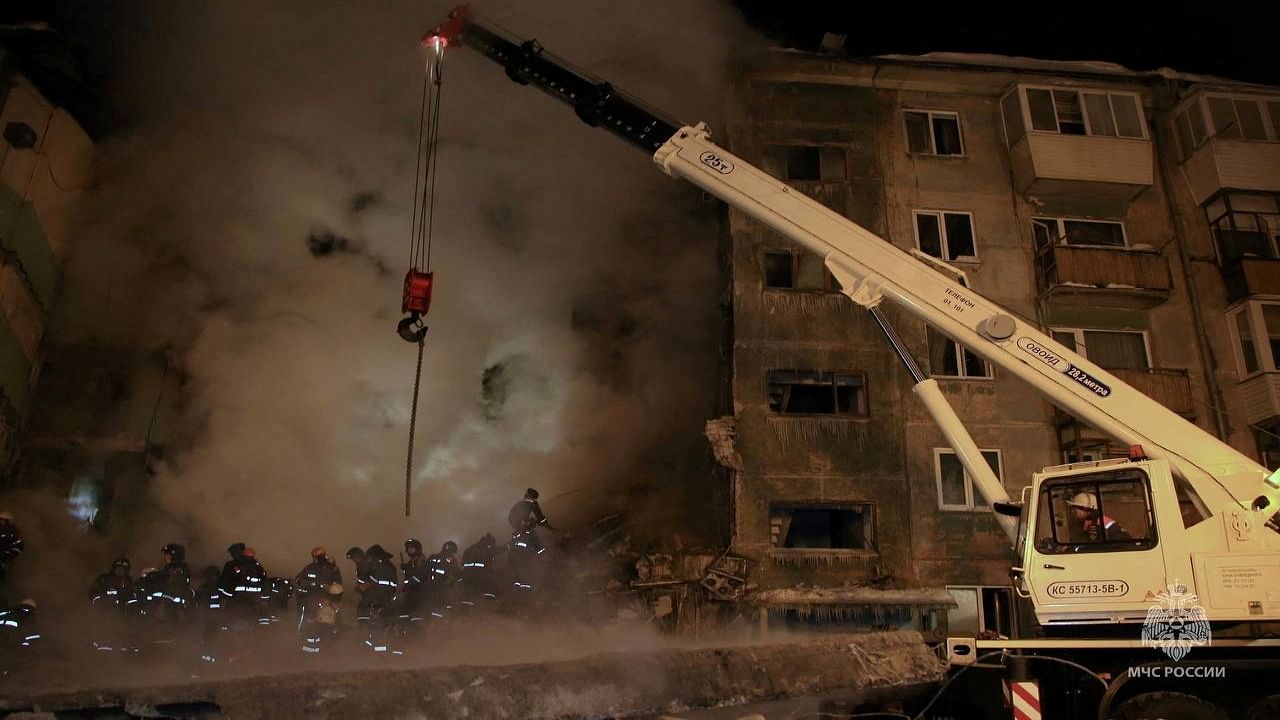 Rescuers removing rubbles from the damaged building. Credit: Reuters via Russian Emergencies Ministry