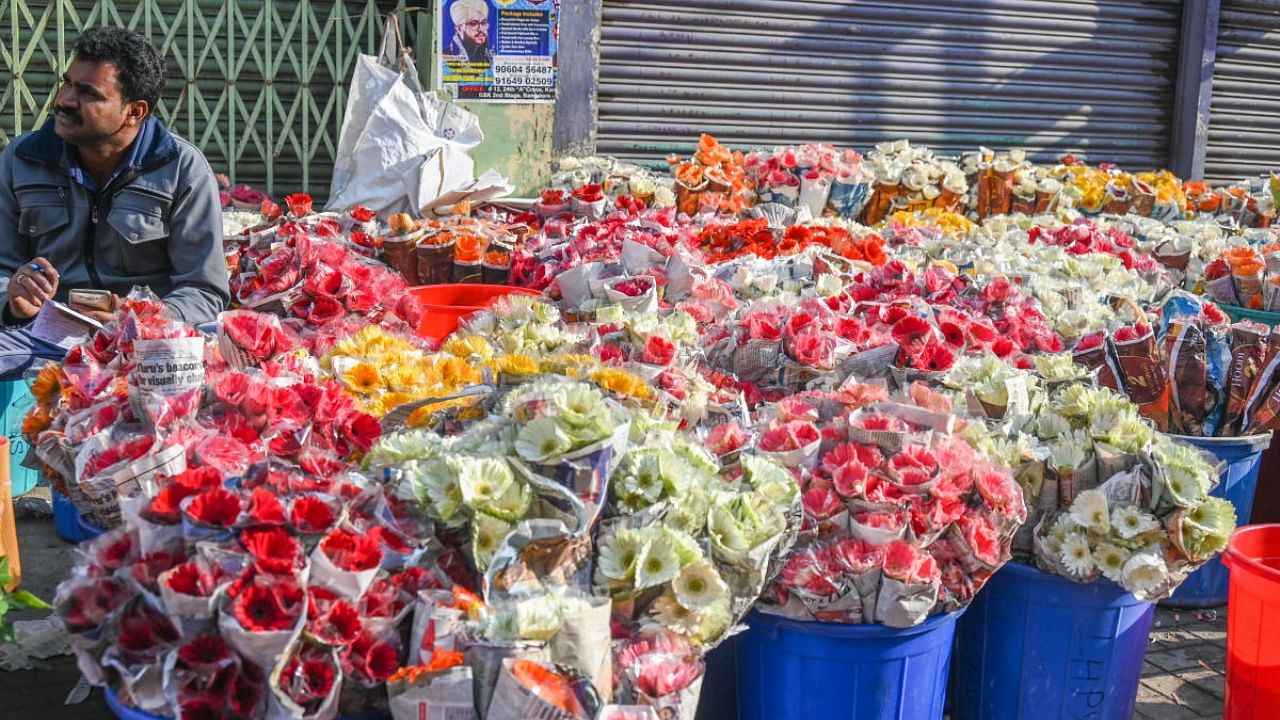 Flowers at K R Market in Bengaluru. Credit: DH Photo/S K Dinesh