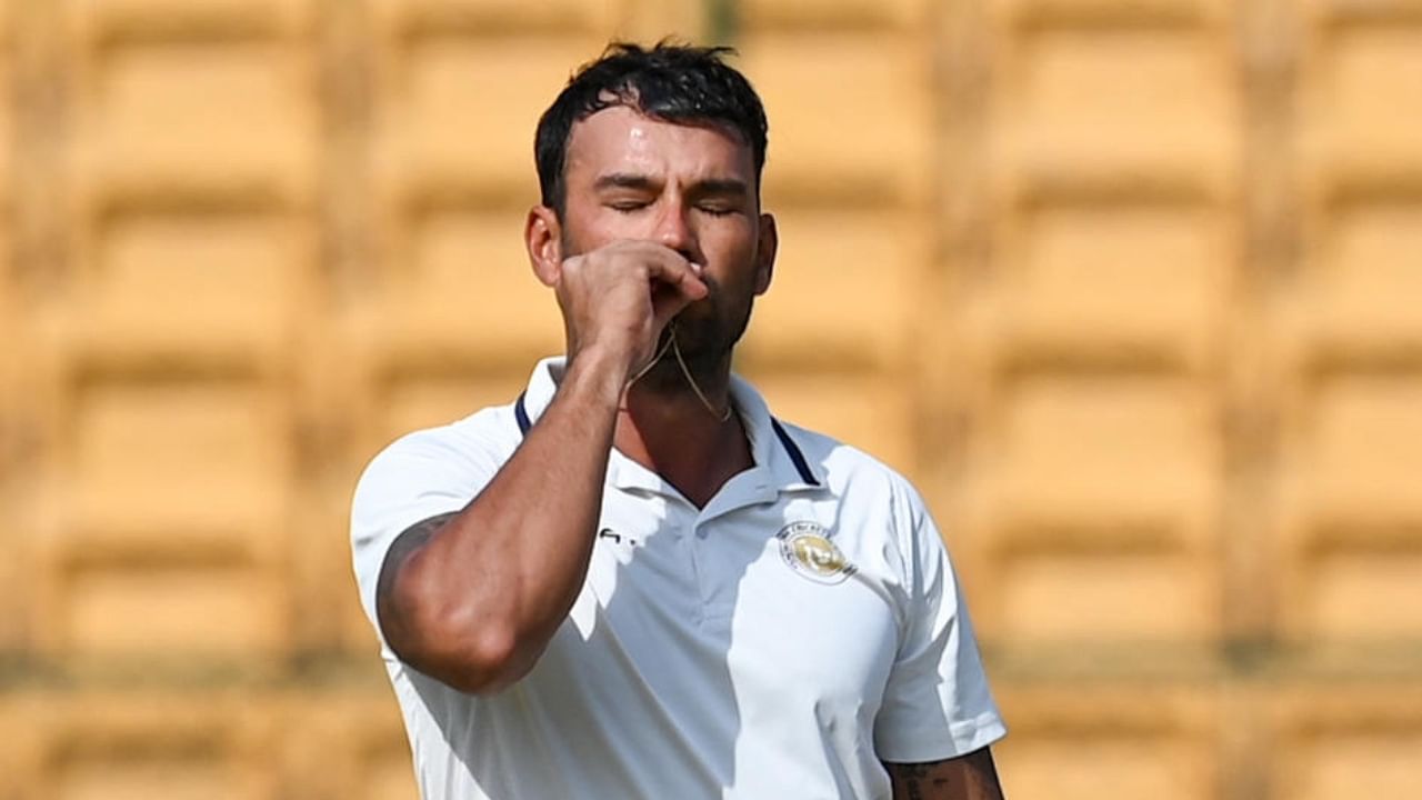 Saurashtra’s Sheldon Jackson celebrates his 150 runs, during the third day of the Ranji Trophy semi-final cricket match between Karnataka and Saurashtra. Credit: DH Photo