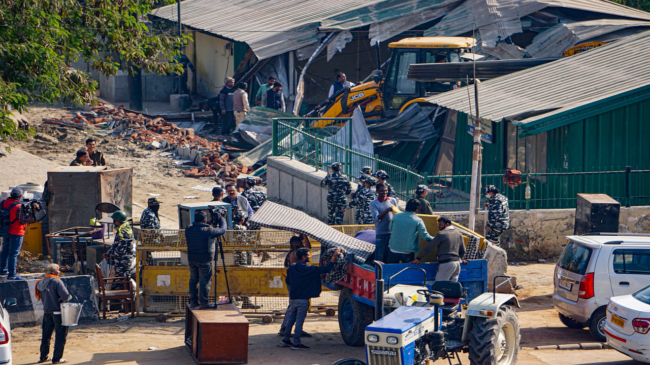 Demolition of the Sarai Kale Khan night shelter. Credit: PTI Photo