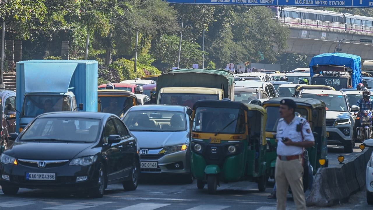 The ranking of Bengaluru, known for its traffic snarls, is unlikely to surprise people. Credit: DH File Photo