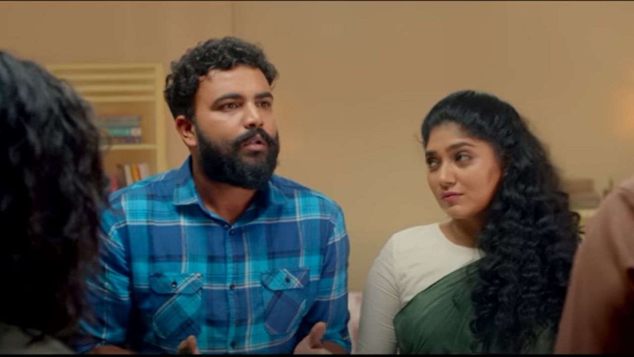 Screengrab from 'Love Birds' trailer. Credit: YouTube/Saregama Kannada