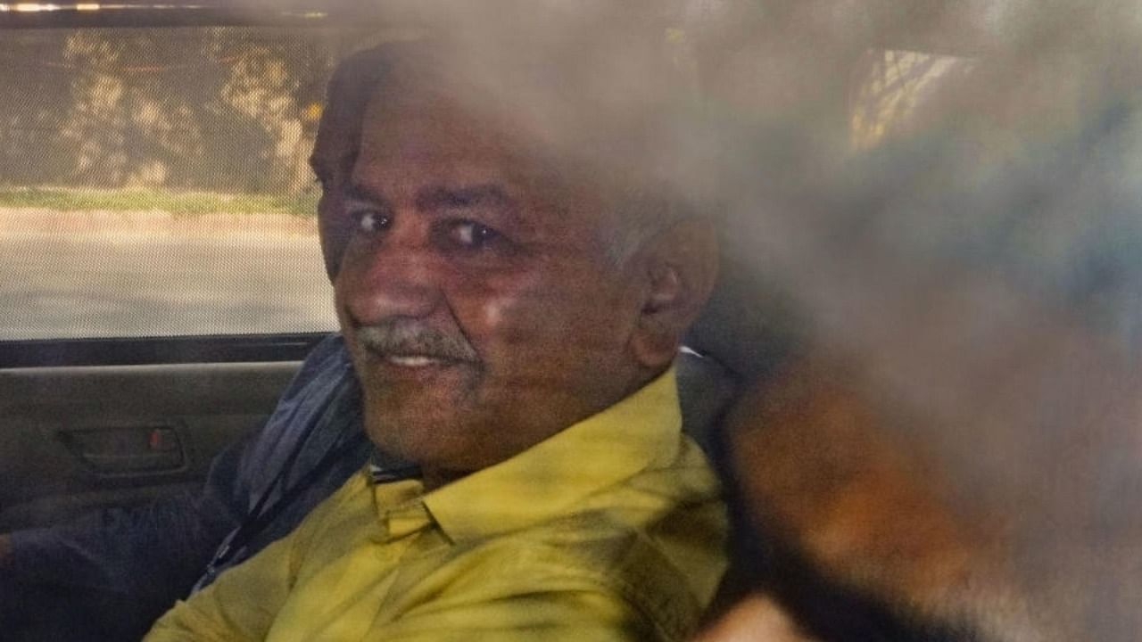  Delhi Deputy Chief Minister Manish Sisodia being taken to Rouse Avenue Court by CBI officials in the excise policy case, in New Delhi, Monday, Feb. 27, 2023. Credit: PTI Photo
