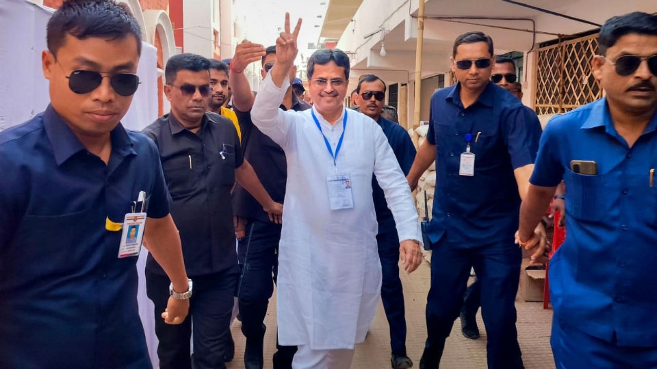 Tripura Chief Minister Manik Saha flashes the victory sign after winning in the Tripura Assembly elections from the Town Bardowali constituency, in West Tripura district, Thursday, March 2, 2023. Credit: PTI Photo