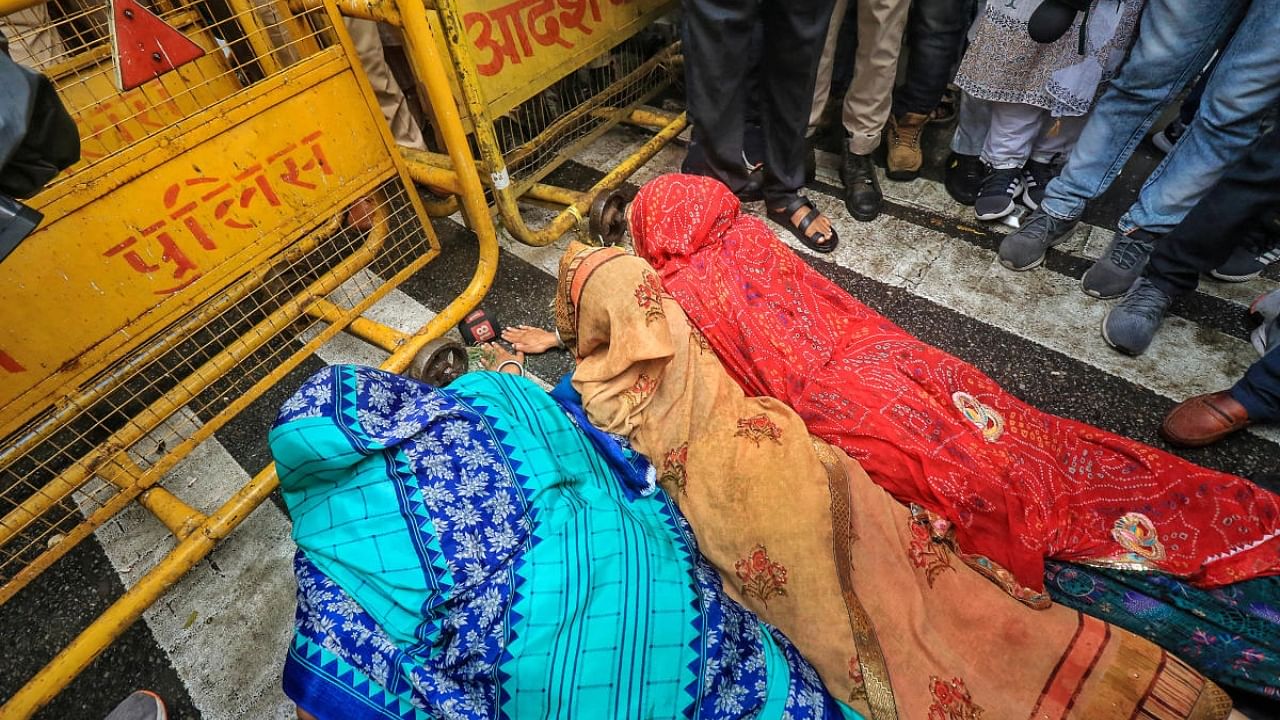 Widows of Pulwama attack victims protest against CM Gehlot in Jaipur. Credit: PTI Photo