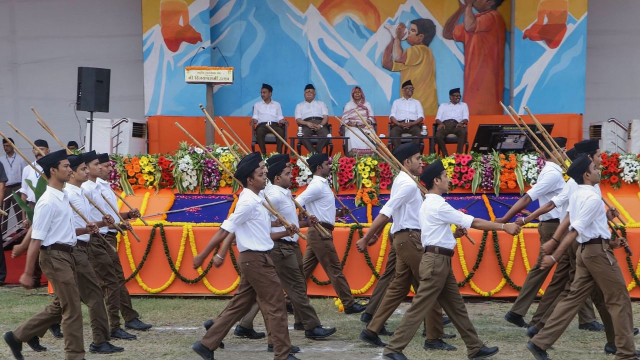 The Rashtriya Swayamsevak Sangh (RSS) paid homage to over a 100 noted personalities who passed away in the past year. Credit: PTI File Photo