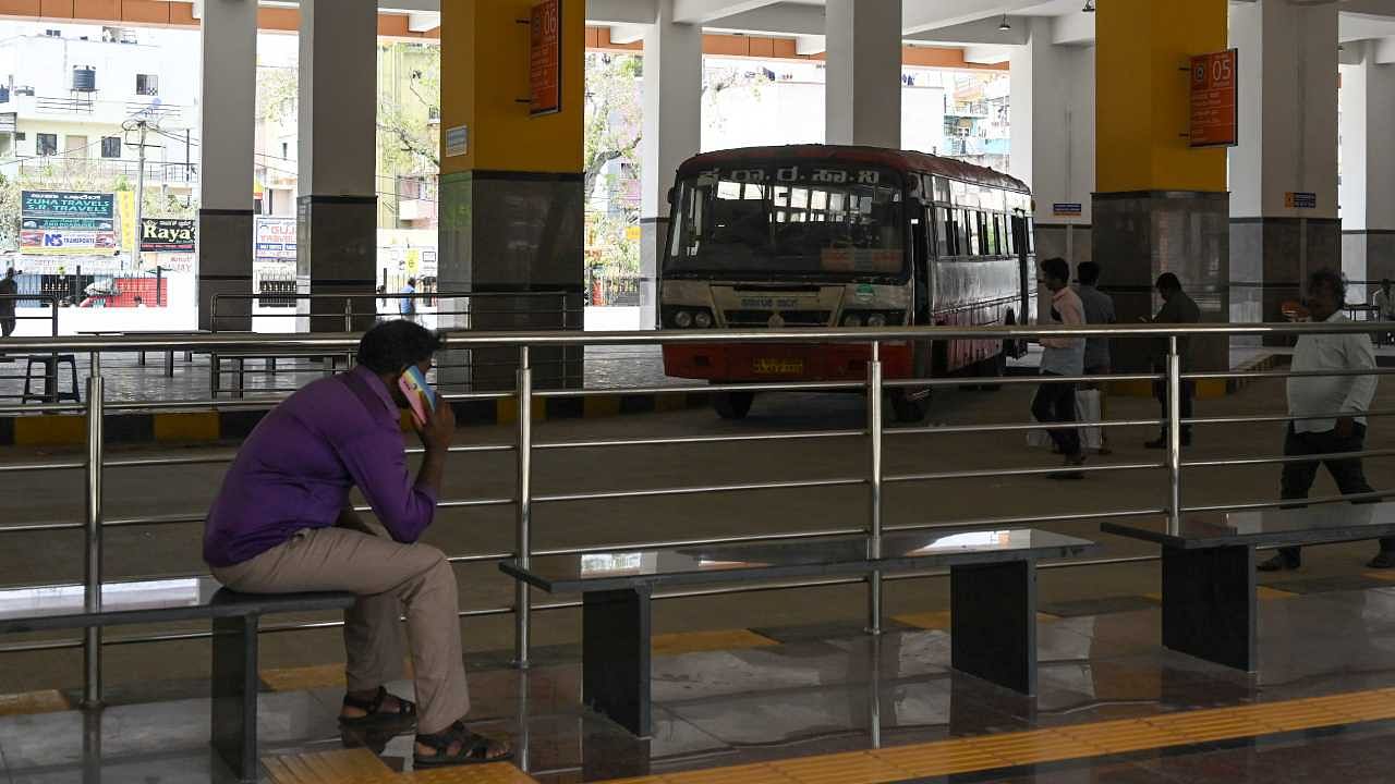 The user fee will be levied only on passengers who travel on buses that run exclusively on the expressway, the KSRTC said in a statement. Credit: DH Photo/ Pushkar V