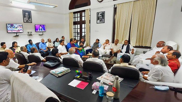 MPs of like-minded opposition parties in a meeting at Leader of Opposition Mallikarjun Kharge’s chamber in Parliament House. Credit: PTI Photo 