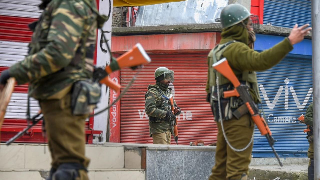 According to official data, Kashmir has witnessed a total of 415 internet shutdowns between the years of 2012 and 2022. Credit: PTI Photo