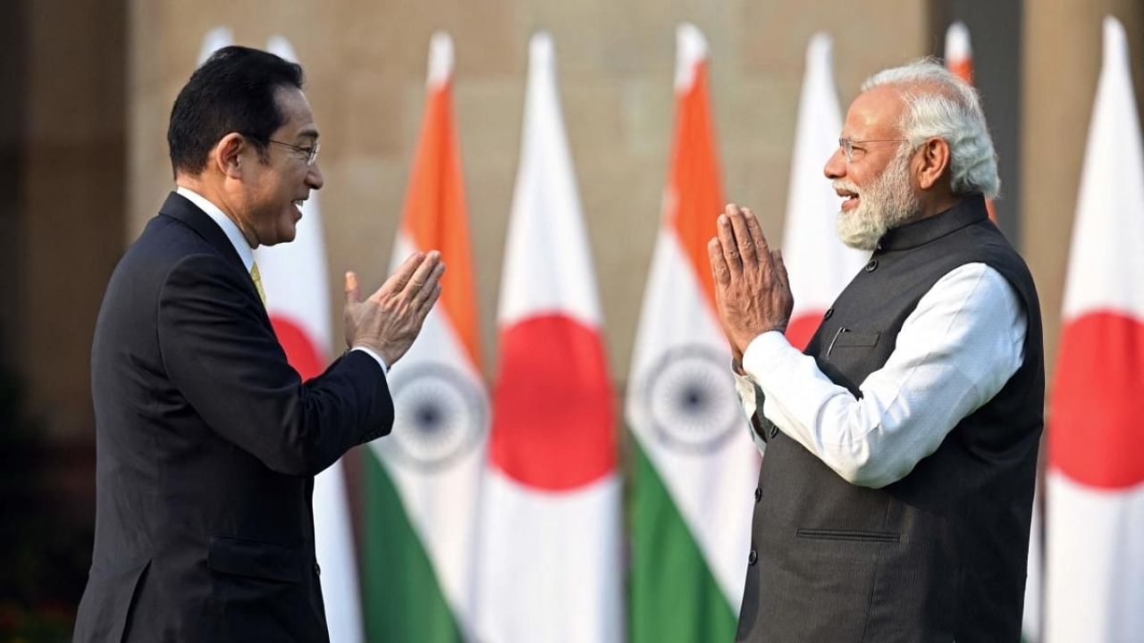 Prime Minister Narendra Modi with his Japanese counterpart Fumio Kishida. Credit: AFP File Photo