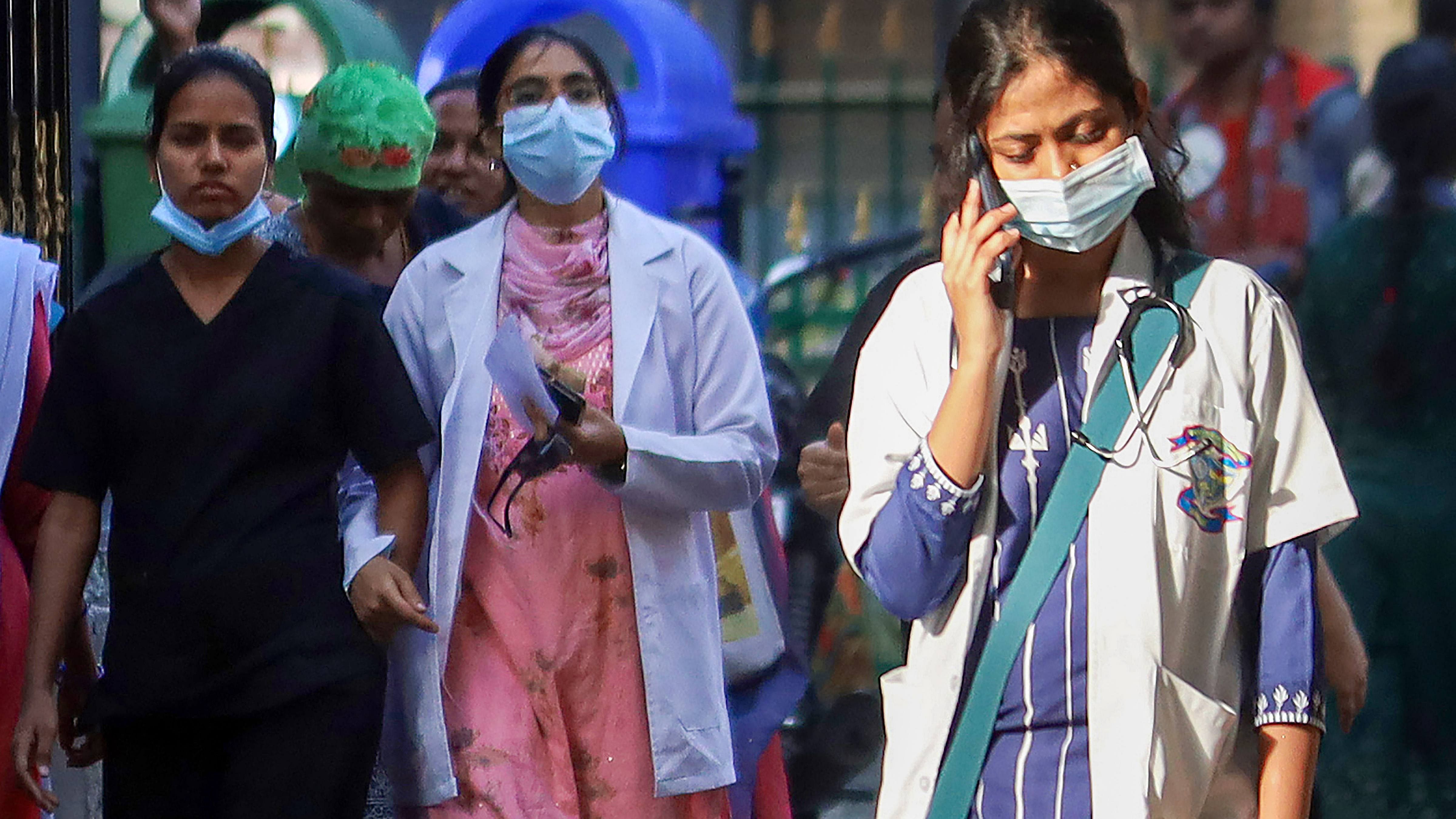 Medical students wear a mask for protection against diseases including H3N2 and Covid virus. Credit: PTI File Photo