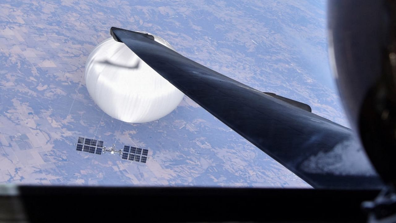 A US Air Force U-2 pilot looks down at the suspected Chinese surveillance balloon as it hovers over the central continental United States. Credit: US Air Force via Reuters