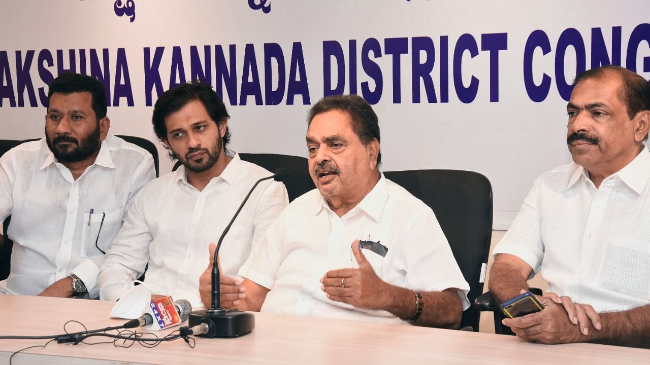 Former Minister B Ramanath Rai speaks to mediapersons in Mangaluru. Credit: DH File Photo