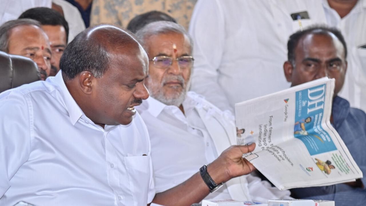Speaking to reporters in Mysuru on Monday, Kumaraswamy mentioned the editorial published in Deccan Herald newspaper dated March 27 titled 'Poverty, malnutrition, Karnataka's shame'. Credit: DH Photo