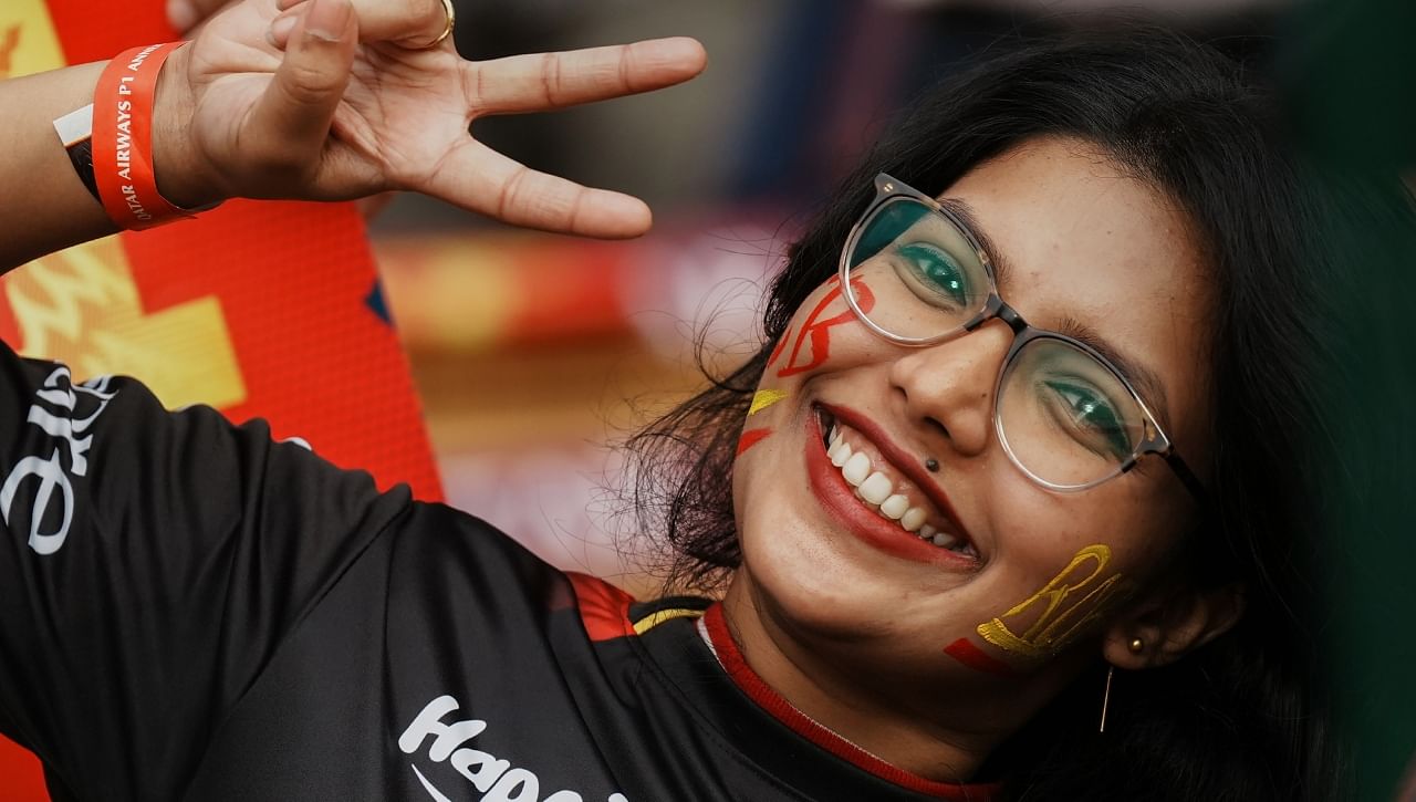 A cricket fan before the start of the IPL 2023 match between Royal Challengers Bangalore and Mumbai Indians. Credit: PTI File Photo