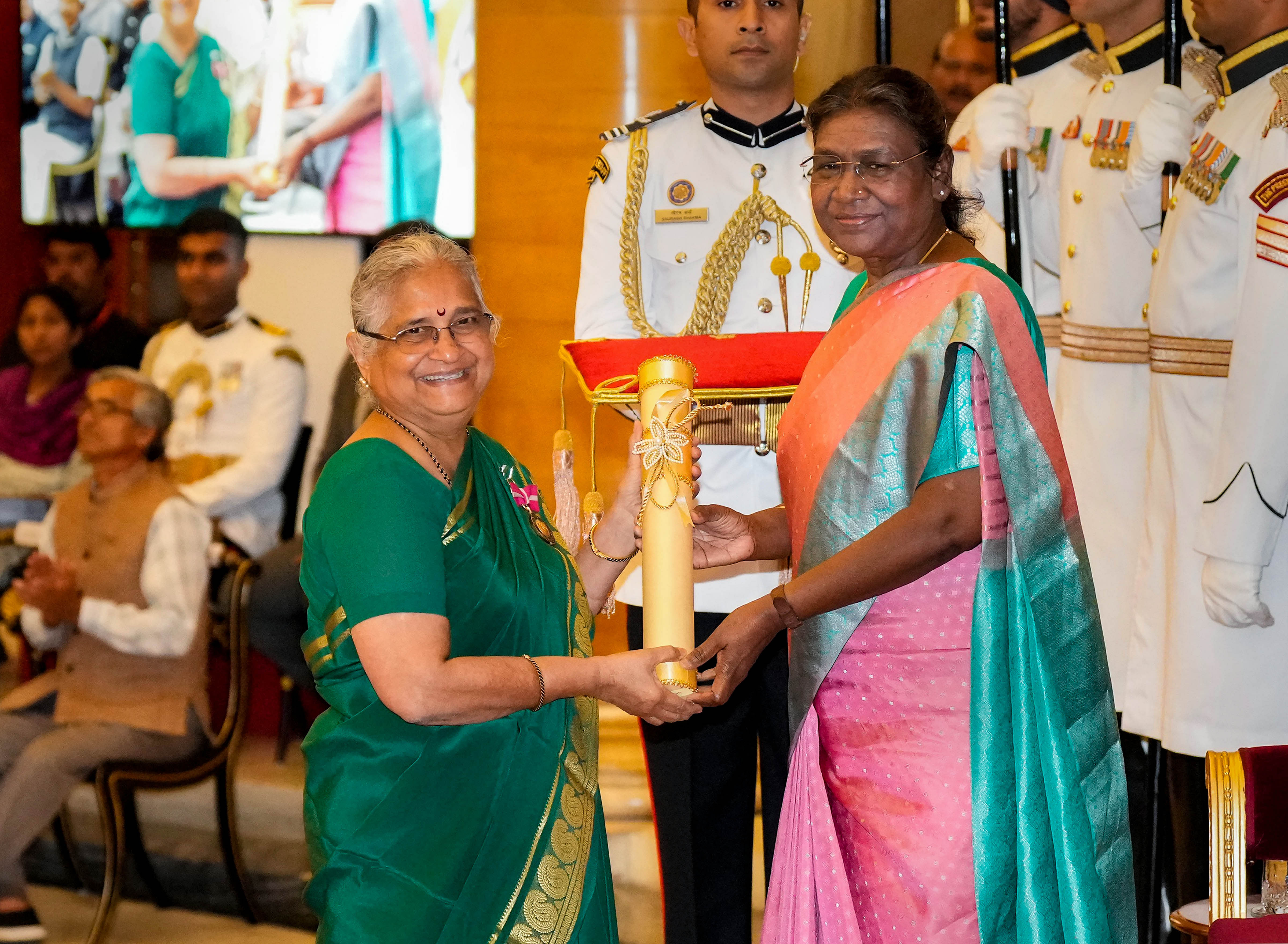 President Droupadi Murmu presents the Padma Bhushan to philanthropist Sudha Murty for Social Work during the Padma Awards 2023 ceremony at the Rashtrapati Bhawan, in New Delhi, Wednesday, April 5, 2023. Credit: PTI Photo