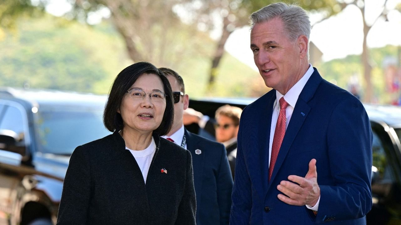 US Speaker of the House Kevin McCarthy (R-CA) (R) speaks with Taiwan President Tsai Ing-wen. Credit: AFP Photo