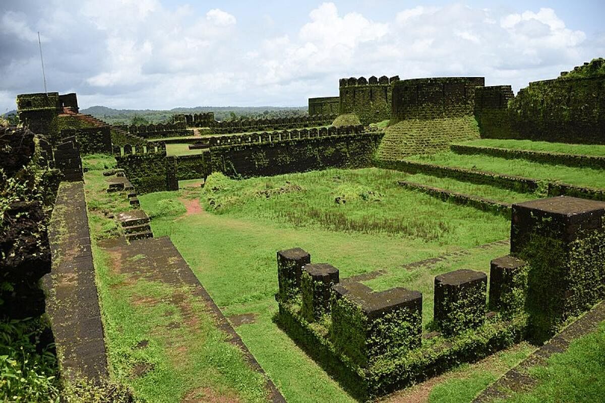 Views of Mirjan fort. Photo courtesy: Wikimedia