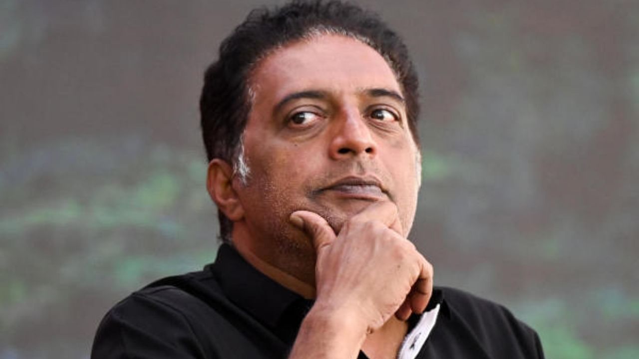 Actor turned politician Prakash Raj. Credit: DH Photo