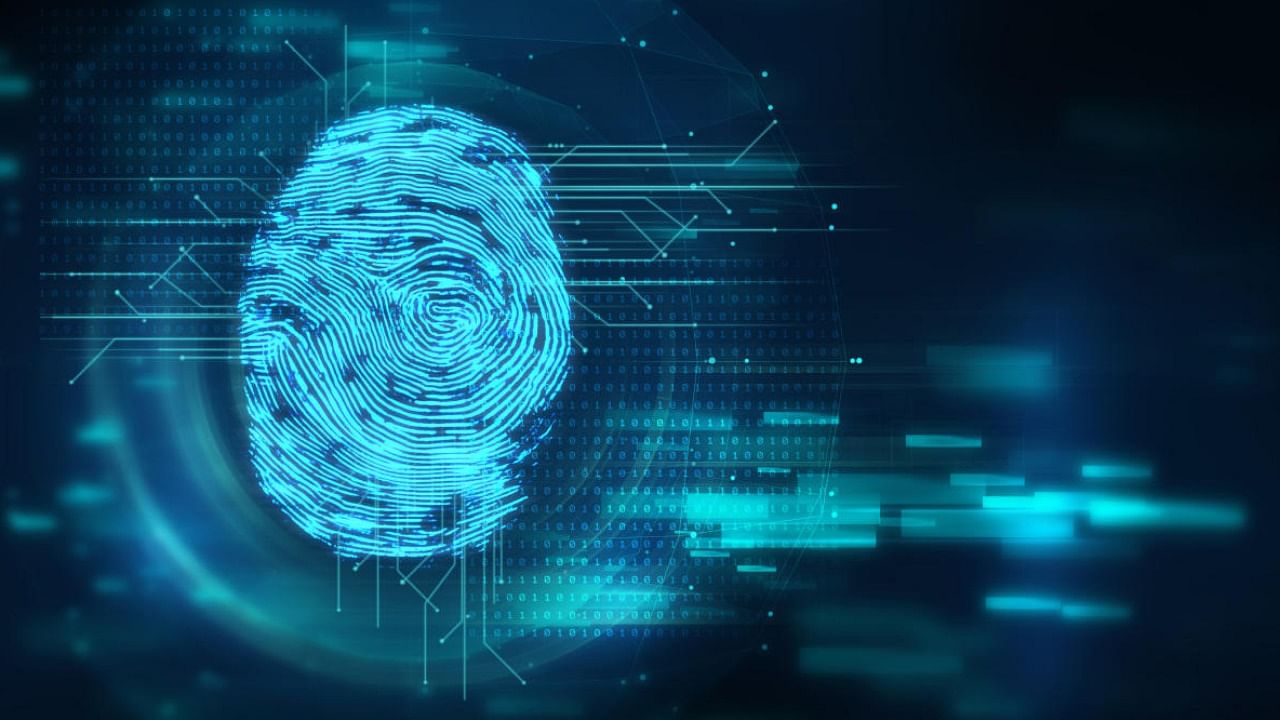 Computer graphic of features marked on fingerprint - Stock Image -  H200/0074 - Science Photo Library