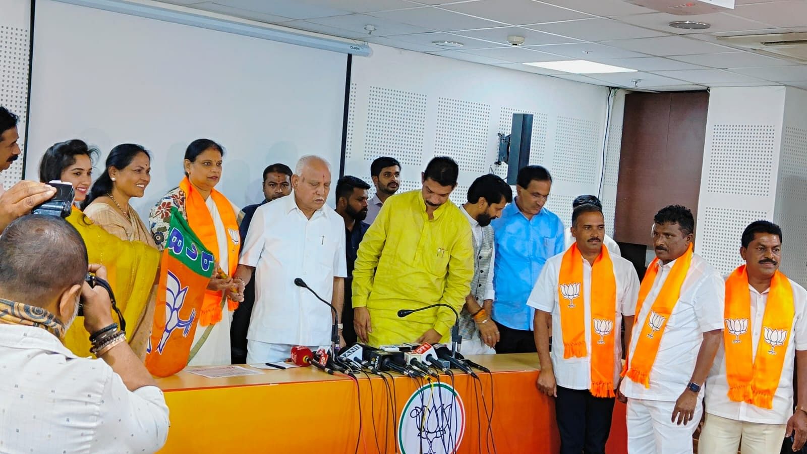 Kagodu Raja Nandini joined BJP in the presence of B S Yediyurappa. Credit: Special Arrangement