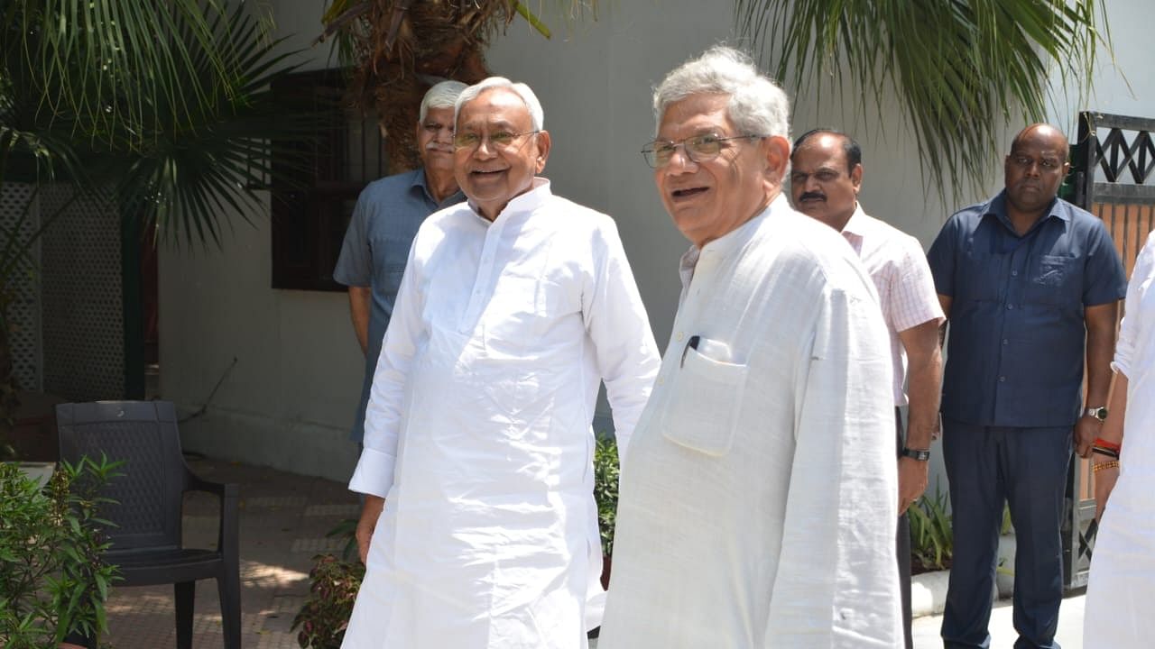 CPI(M) general secretary Sitaram Yechury (R) with Bihar Chief Minister Nitish Kumar Credit: Twitter/@SitaramYechury