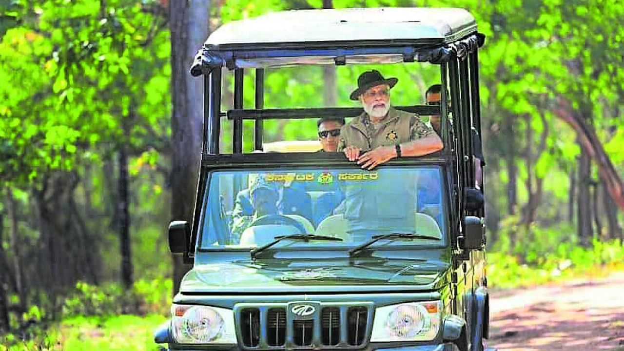 Prime Minister Narendra Modi goes on a safari at Bandipur Tiger Reserve Forest on a safari. Credit: DH Photo