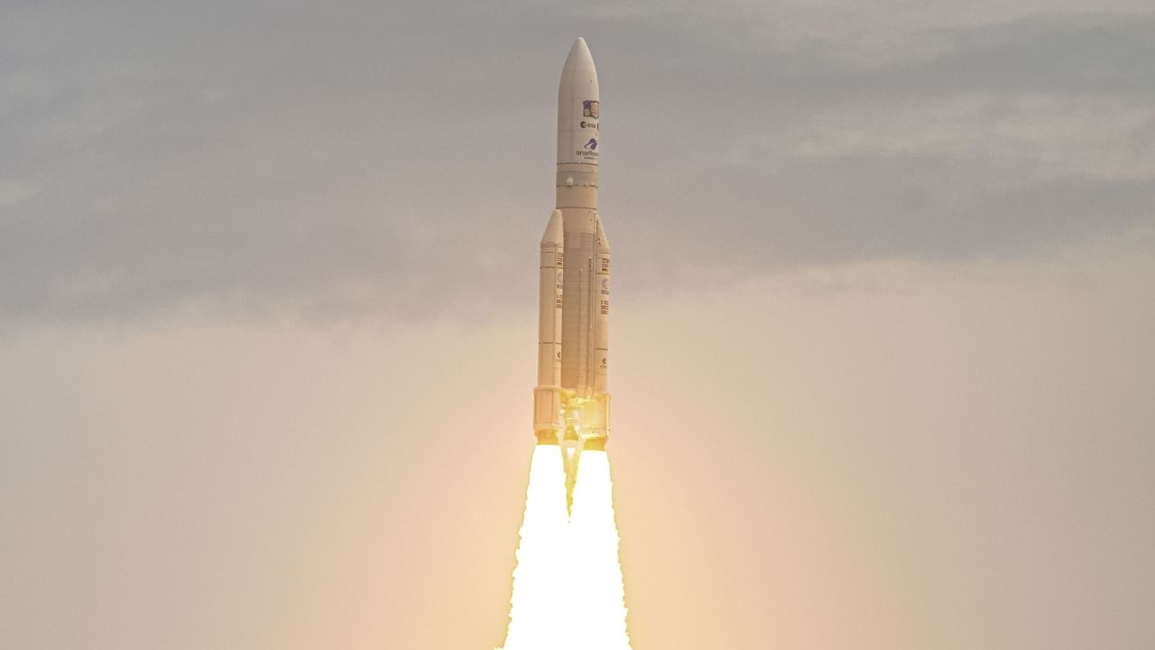 Arianespace's Ariane 5 rocket lifting off from its launchpad, at the Guiana Space Center in Kourou, French Guiana.  on April, 11, 2023. Credit: AFP Photo