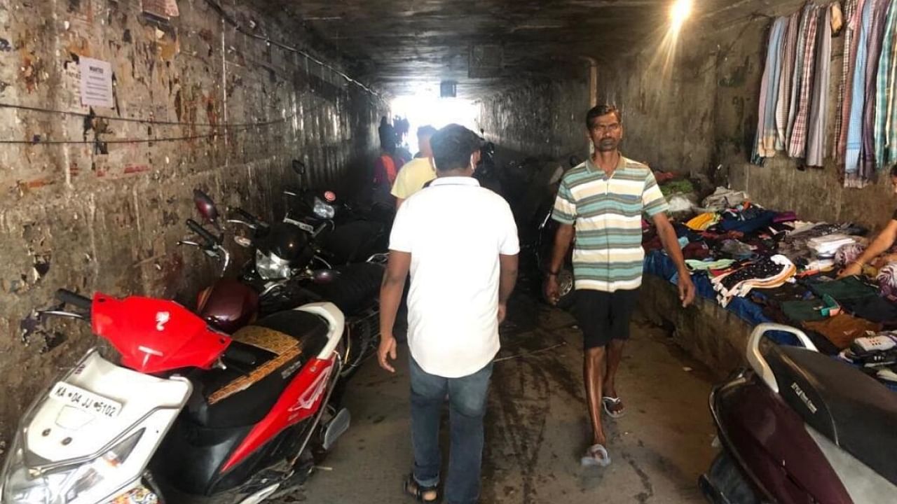 The underpass connects the busy Tumakuru Road with the Yeshwantpur fish market and other busy areas. Credit: DH Photo/Udbhavi Balakrishna