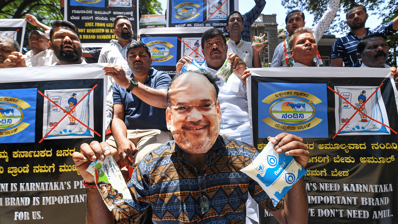Protest against Amul products' sales in Bengaluru. Credit: PTI Photo