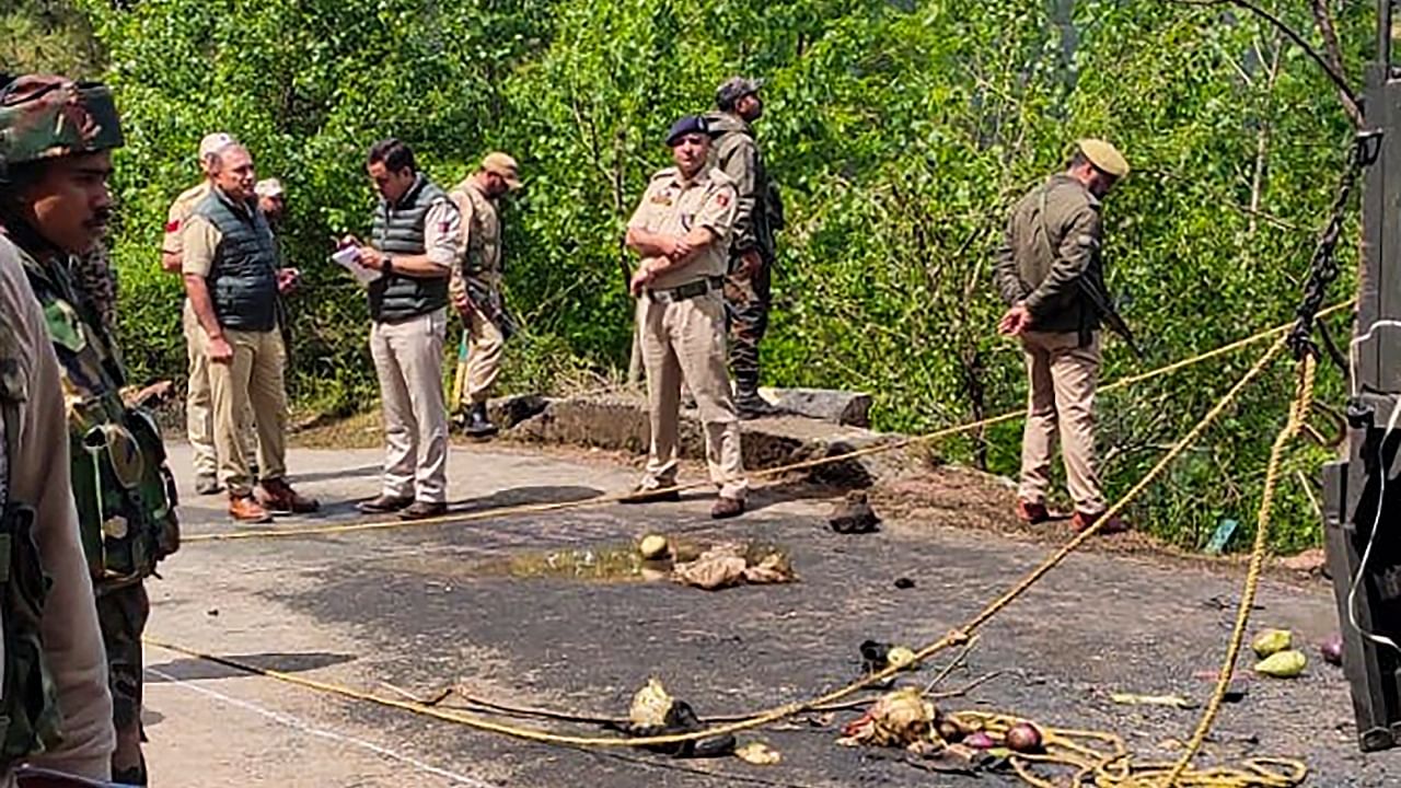 Security personnel during a cordon and search operation after a terror attack in which five Army personnel were killed and another was seriously injured on Thursday, at the Bata-Doriya area in Poonch district, Friday, April 21, 2023. Credit: PTI Photo