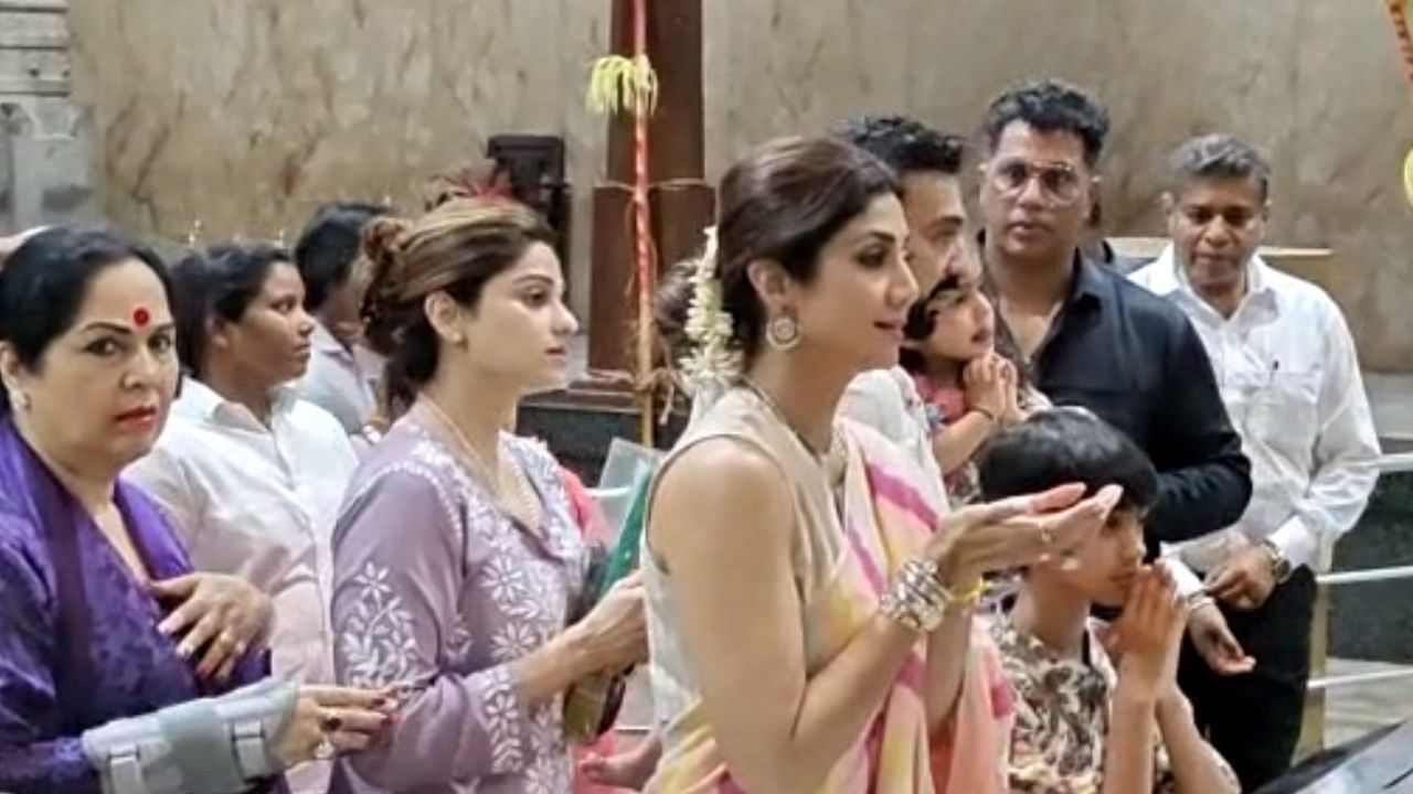 Bollywood actor Shlipa Shetty with husband Raj Kundra, children, sister Shamita Shetty and mother visited Sri Durgaparameshwari Temple. Credit: DH photo