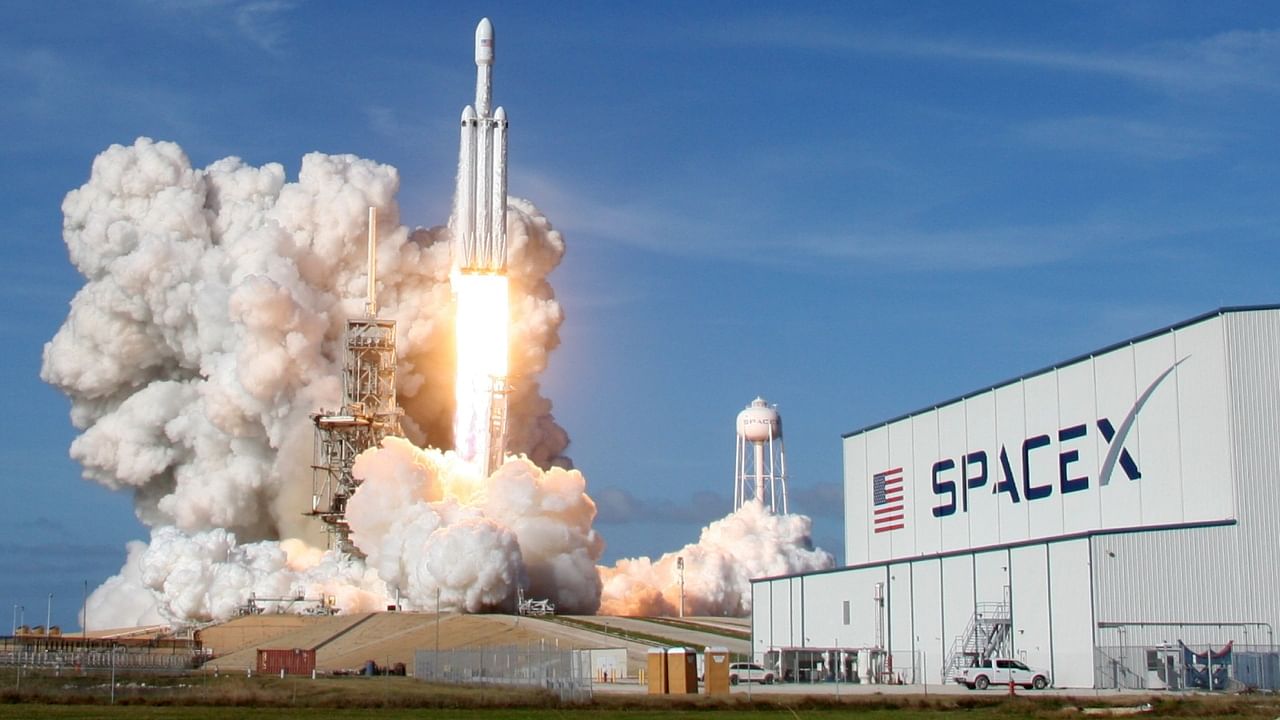 A SpaceX Falcon Heavy rocket lifts off from launch pad 39-A at the Kennedy Space Center in Cape Canaveral, Florida, US. Credit: Reuters File Photo