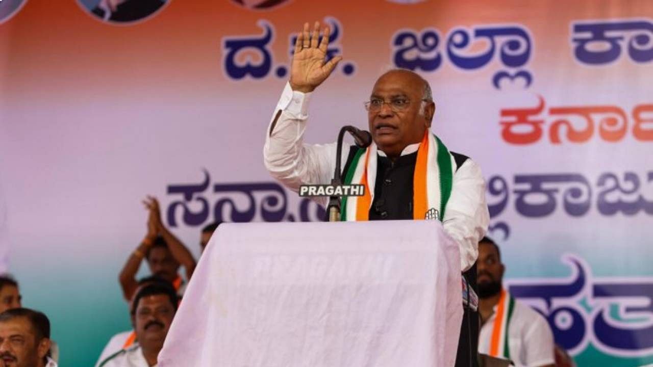 Congress president Mallikarjun Kharge addresses an election rally at Sullia of Dakshina Kannada district on Tuesday. Credit: PTI Photo