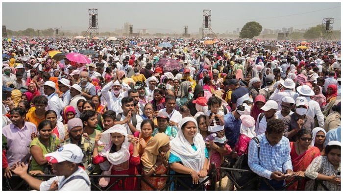 Followers during presentation of Maharashtra Bhushan Award in Mumbai. Credit: PTI File Photo 